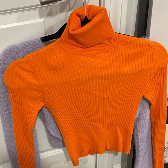 Zara Orange Crop Sweater 🔥 - Picture 2 of 4
